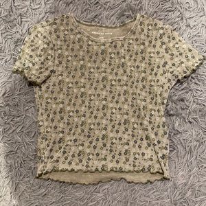 American Eagle Cropped Green Flower Shirt